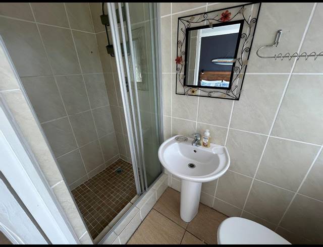 8 BEDROOM HOUSE FOR SALE IN PARADISE BEACH